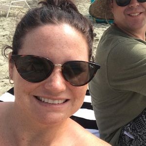 Meet your Posher, Julia